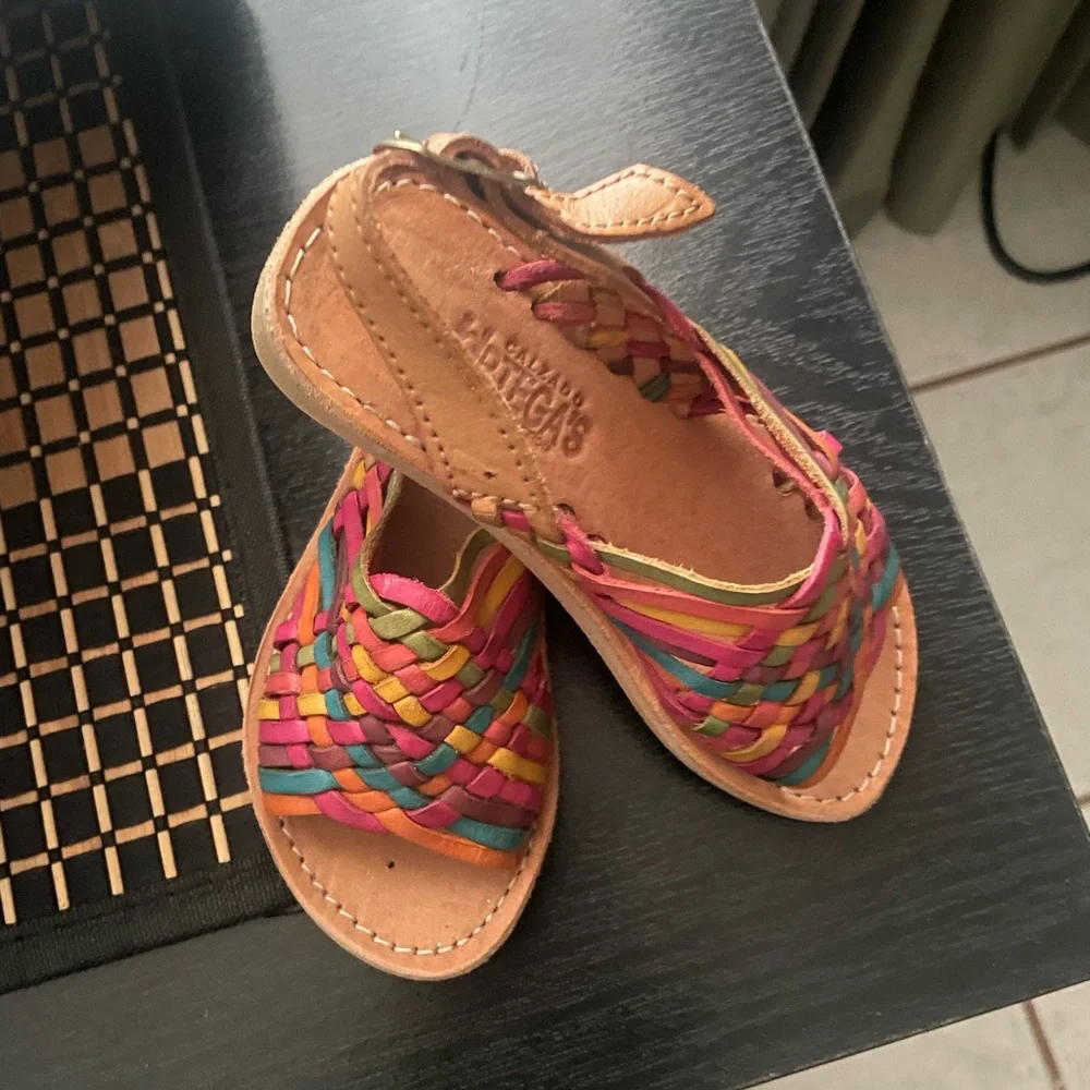 Sandals - Picture 4 of 4